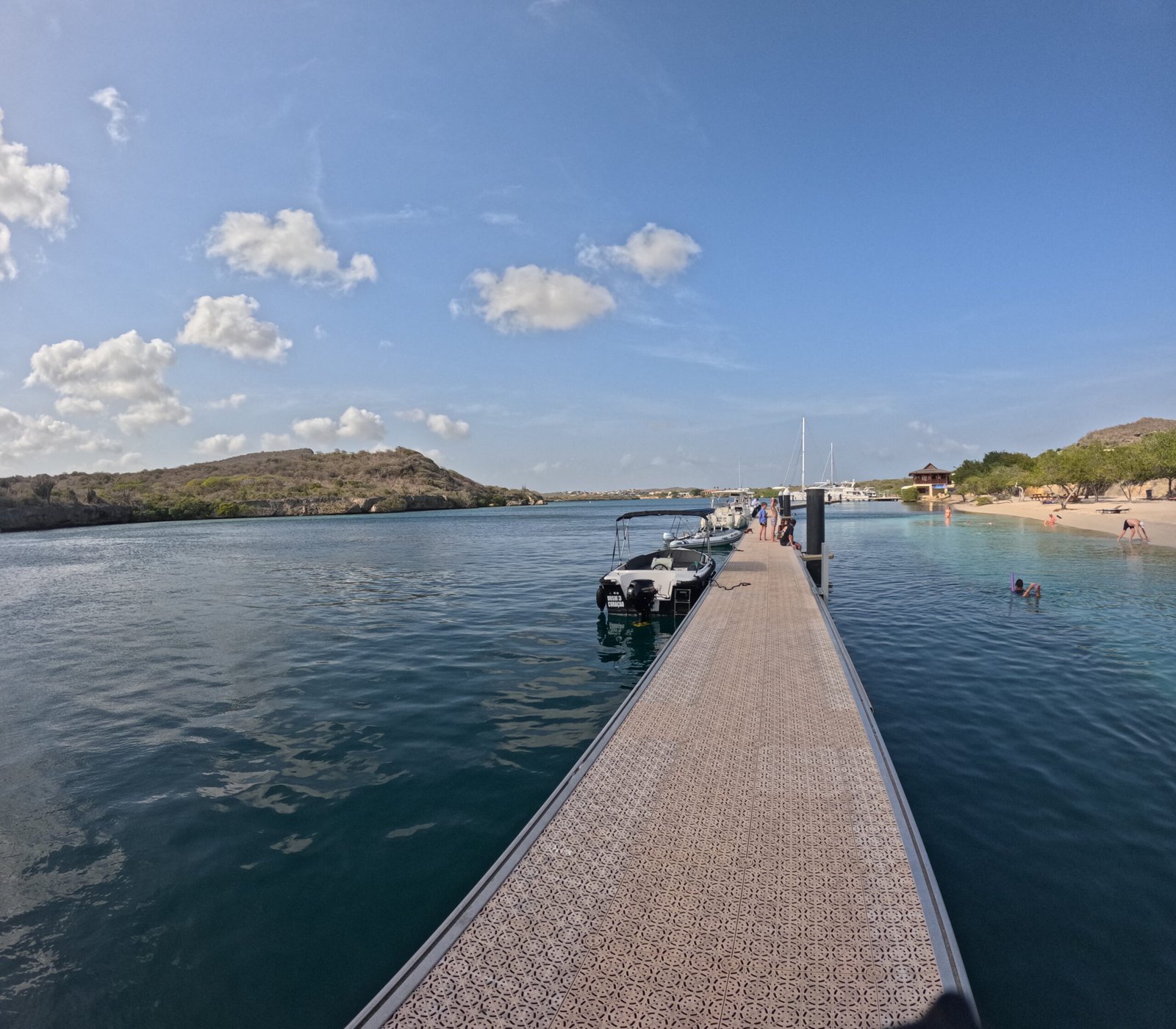 Eerste schoolweek in de tropen ☀️📚 dcim100goprogp010195.jpg
